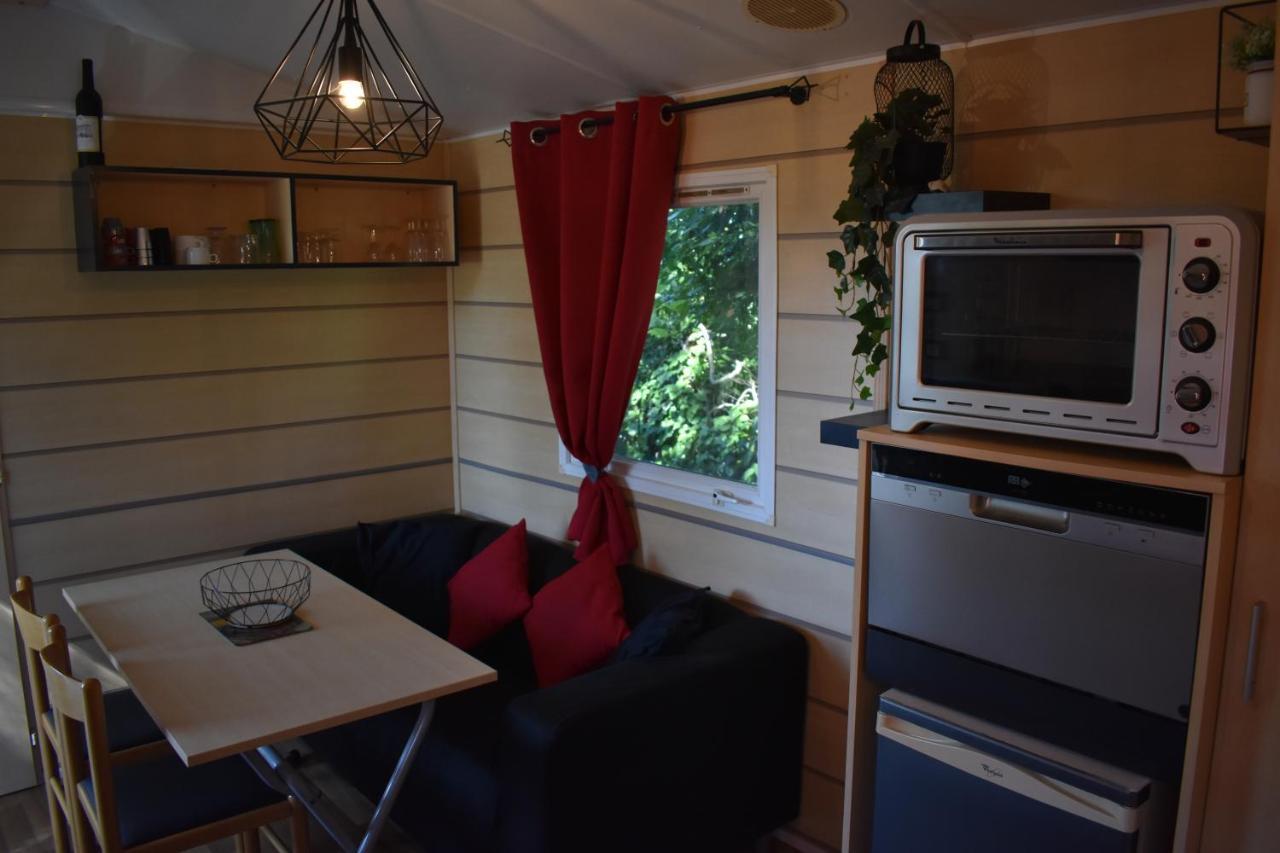 Mobil-Home Sur Terrain Bucolique Hyeres Bagian luar foto