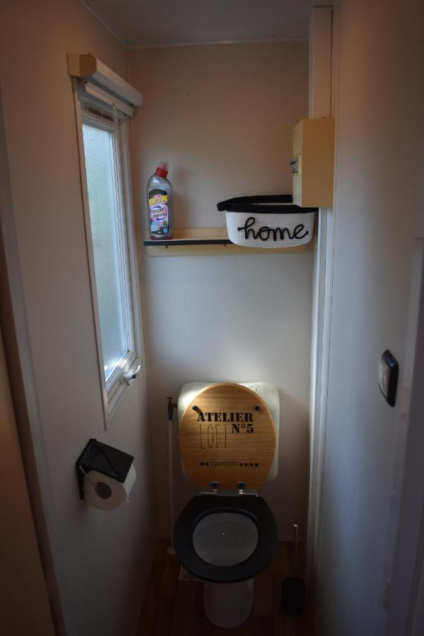 Mobil-Home Sur Terrain Bucolique Hyeres Bagian luar foto